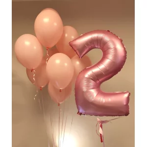 Cipars L, Smart un deviņu balonu pušķis Cipars L, Smart un deviņu balonu pušķis