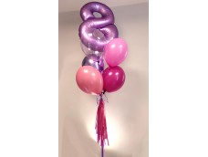 Hēlija cipars 5 hēlija balonu pušķī ar skarām