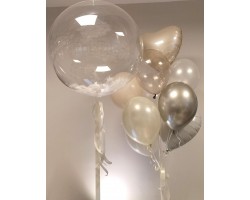 10 balonu pušķis - ar balto spalviņu lodi