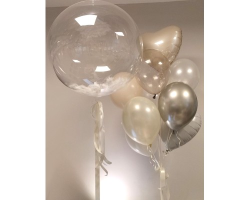 10 balonu pušķis - ar balto spalviņu lodi